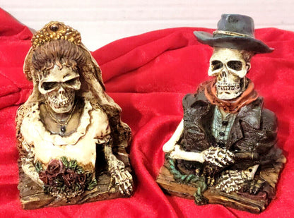 Hallween Decor 2 Skulls Day of Dead Bride Groom Figurines 5"